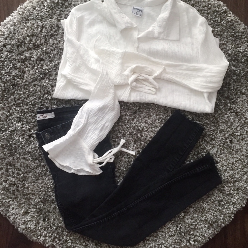 Hollister Fray Hem Skinny Jeans - Picture 3 of 4